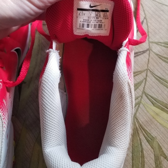 Nike cleats - Picture 3 of 4